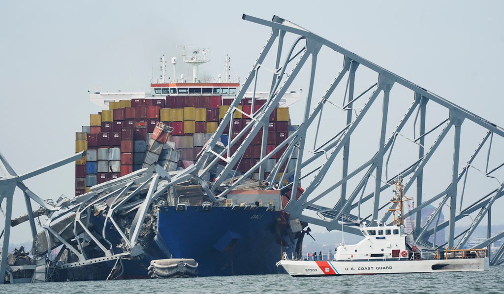 2 Bodies Recovered, 4 Still Missing from Francis Scott Key Bridge Collapse