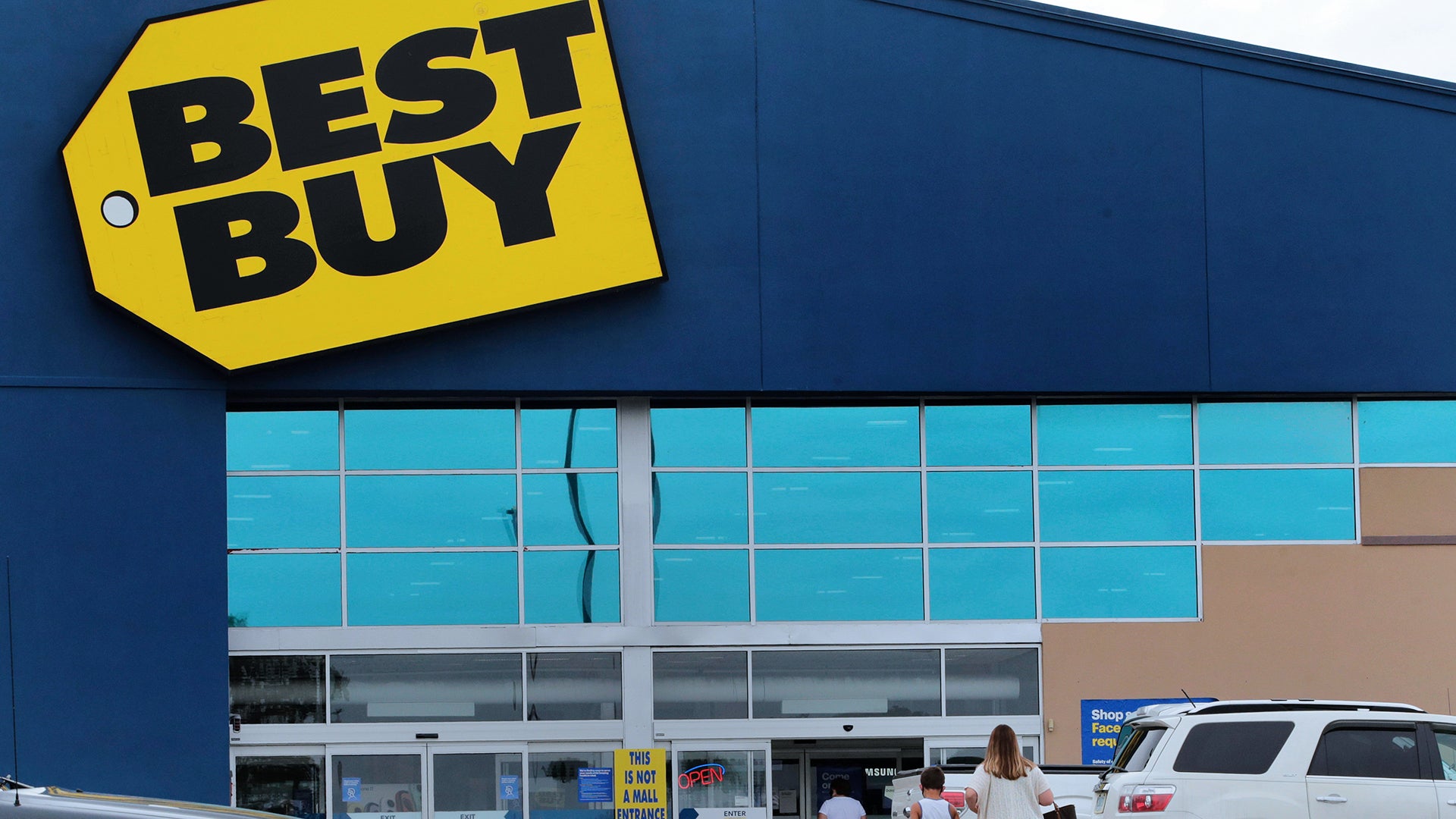 Best Buy Fires Whistleblower for Expressing Christian Belief on Sexuality: Report