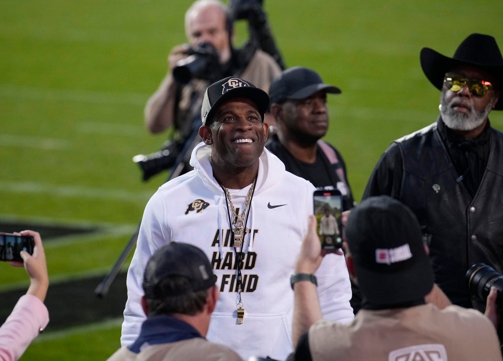Deion Sanders' MLB teammates say he was a 'great' for the clubhouse: 'He  wasn't Prime Time all the time