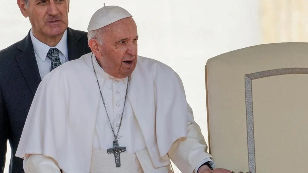 Pope Francis Gives Greenlight to Priests to Bless Same-Sex Couples