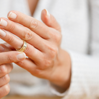 woman-wedding-ring-hand-1200.png