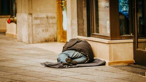homelessman2_hdv.jpg