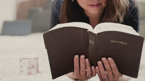 woman-reading-bible-1200.png