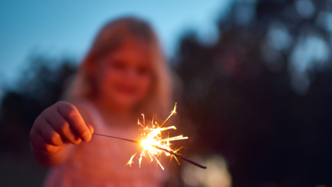 child-fireworks-sparkler-1200.png